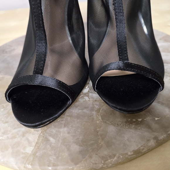 Badgley Mischka Anastasia Black Mesh Peep-Toe Dress Booties US Women's Size 9.5 - Picture 2 of 9